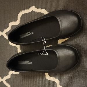 Skechers Goga Max Slip-on Size 8